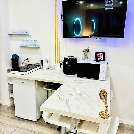 Worldroom Chambre Privee Avec Espace Commun 페르피냥 외부 사진