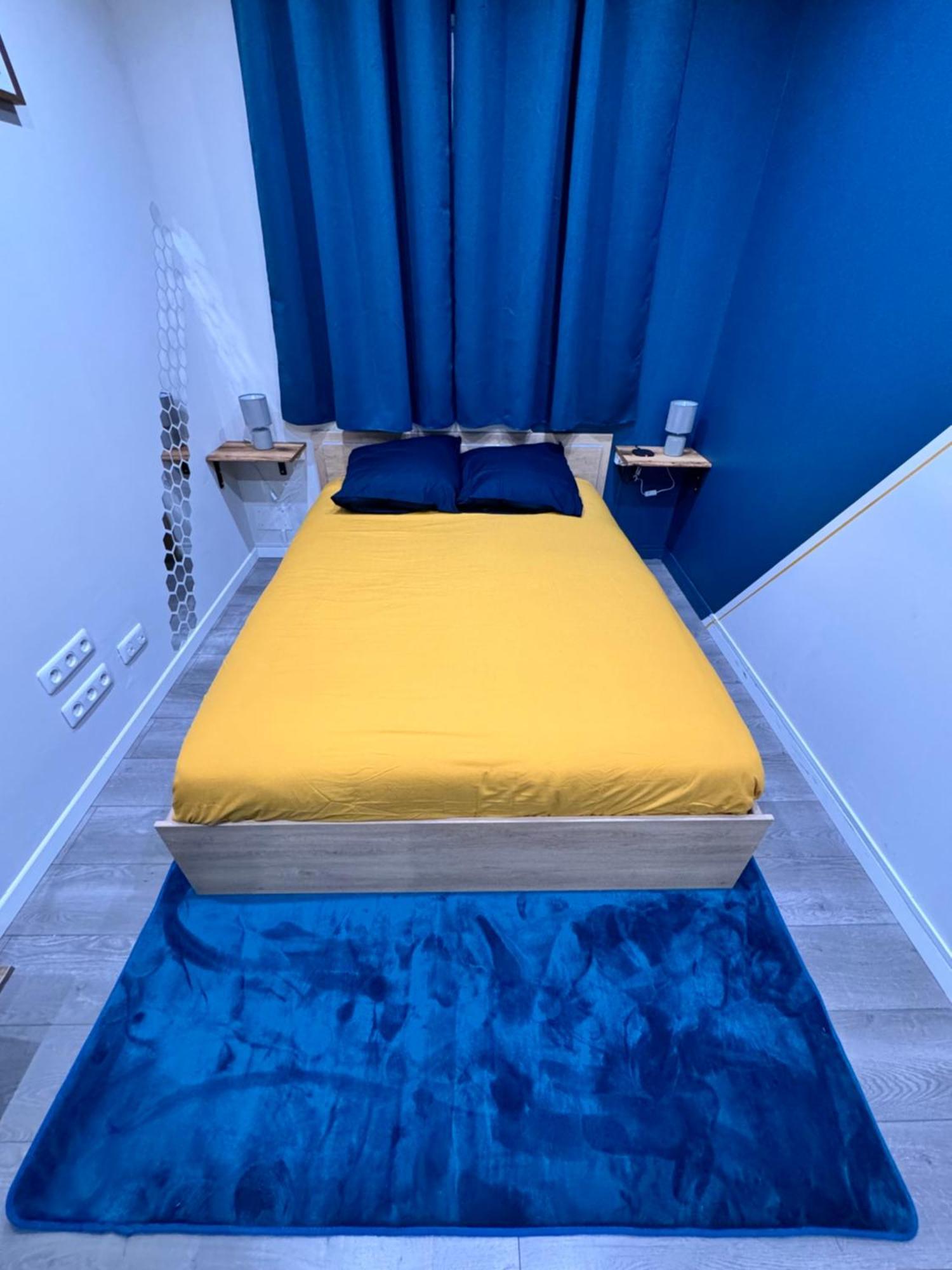 Worldroom Chambre Privee Avec Espace Commun 페르피냥 외부 사진