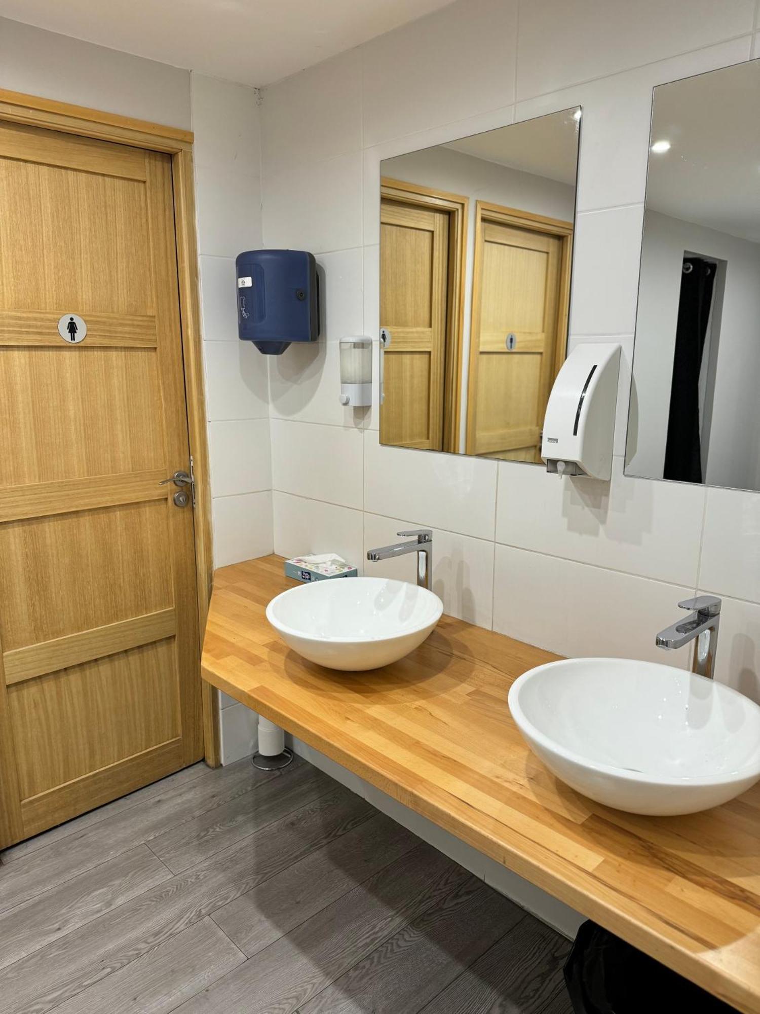 Worldroom Chambre Privee Avec Espace Commun 페르피냥 객실 사진