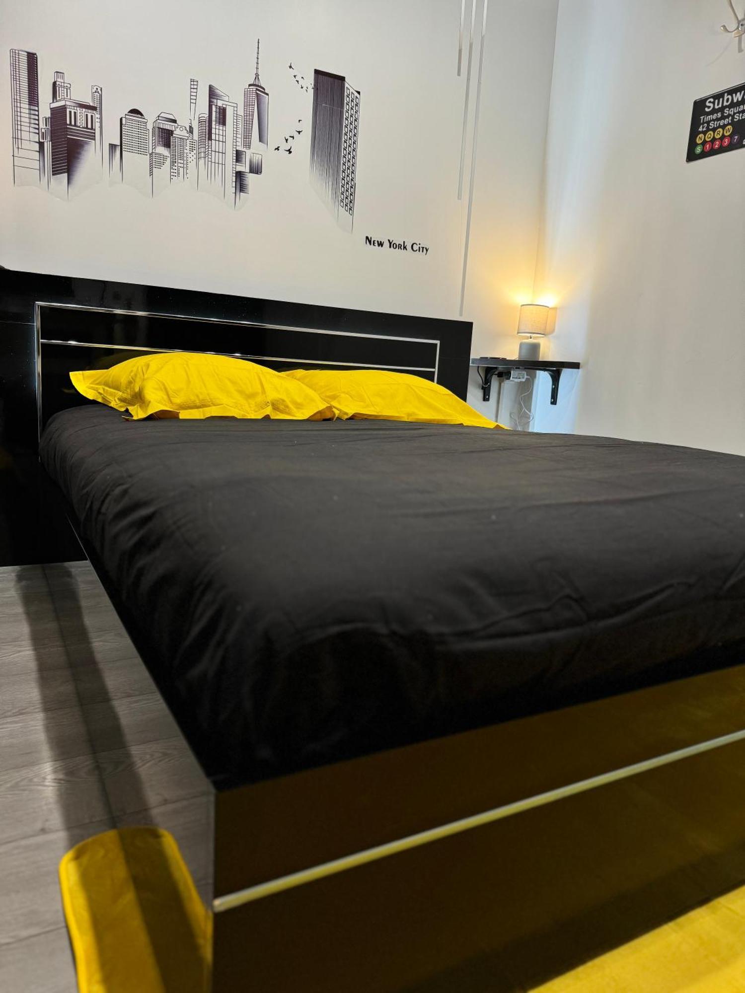 Worldroom Chambre Privee Avec Espace Commun 페르피냥 외부 사진