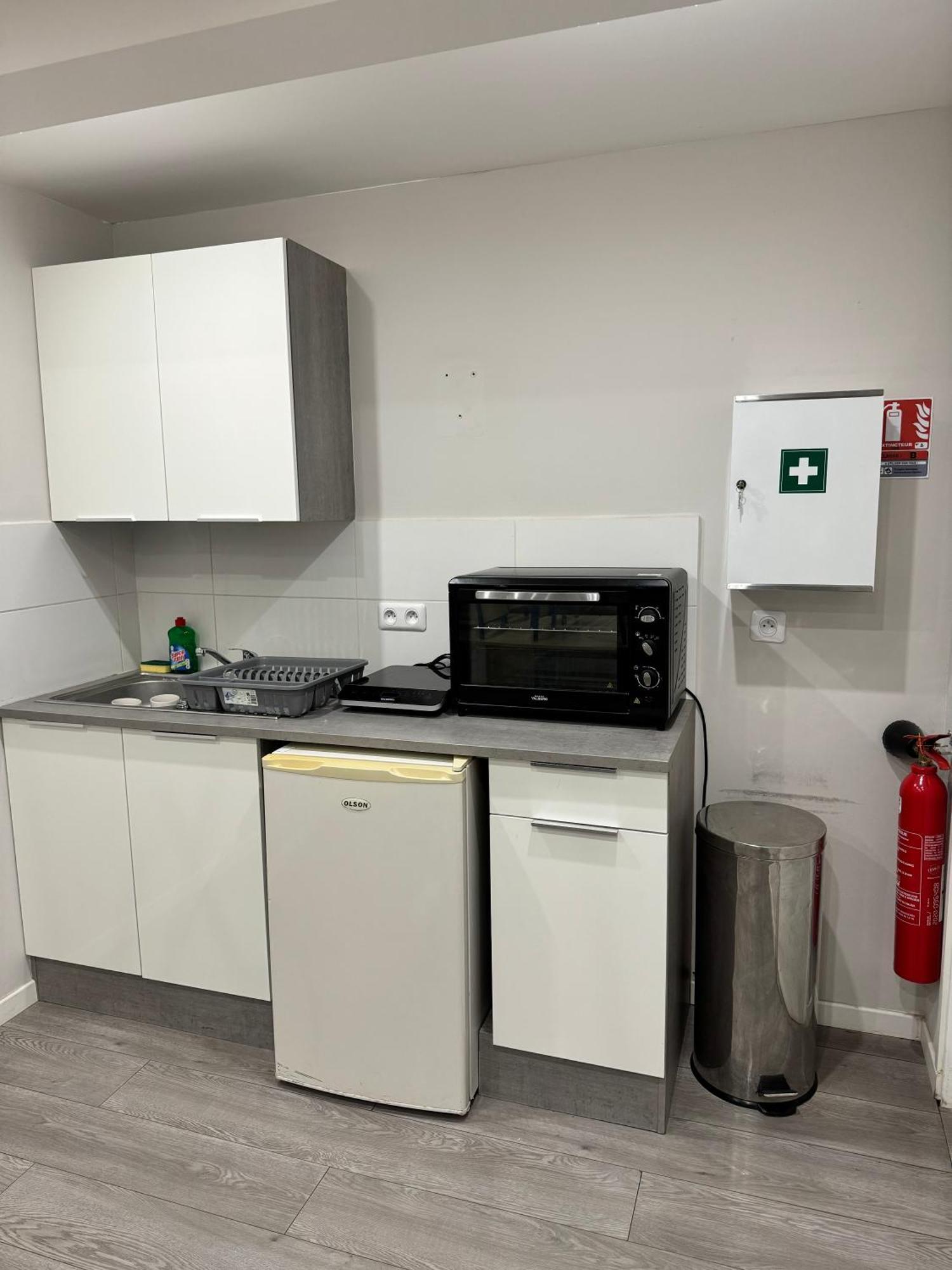 Worldroom Chambre Privee Avec Espace Commun 페르피냥 외부 사진