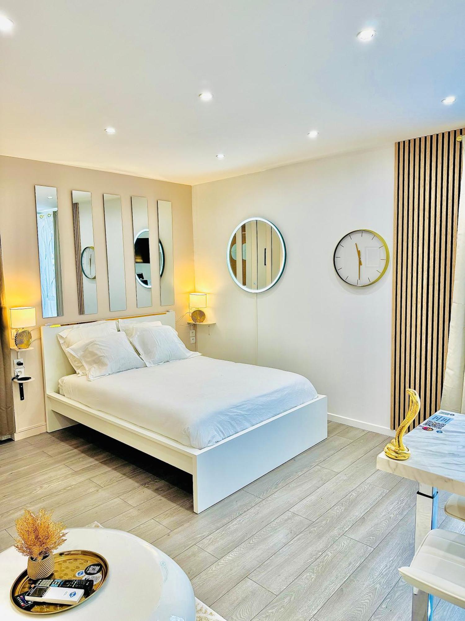 Worldroom Chambre Privee Avec Espace Commun 페르피냥 외부 사진