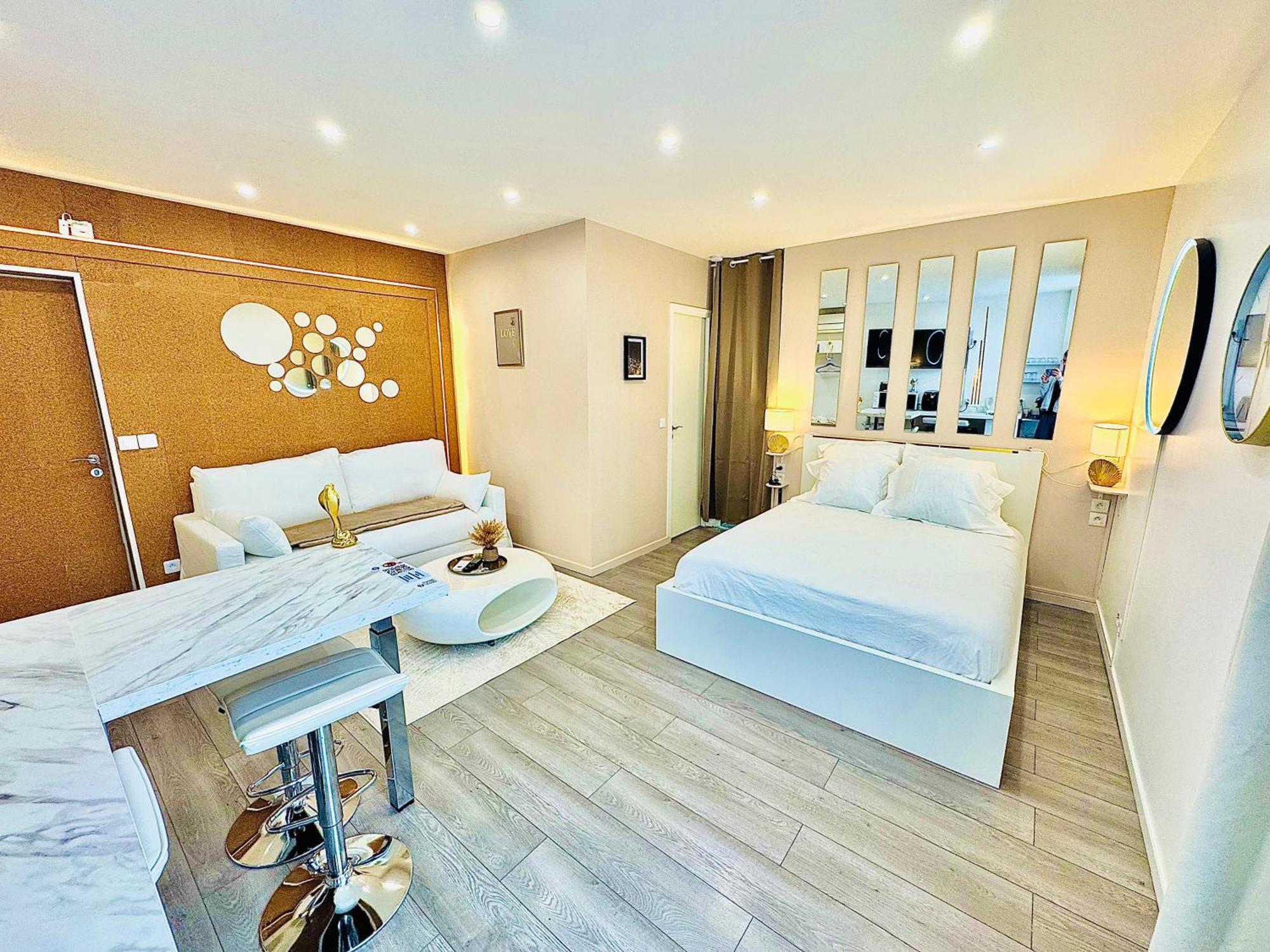 Worldroom Chambre Privee Avec Espace Commun 페르피냥 외부 사진